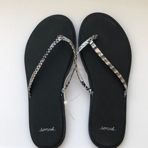NEW Sanuk sandals flip flops